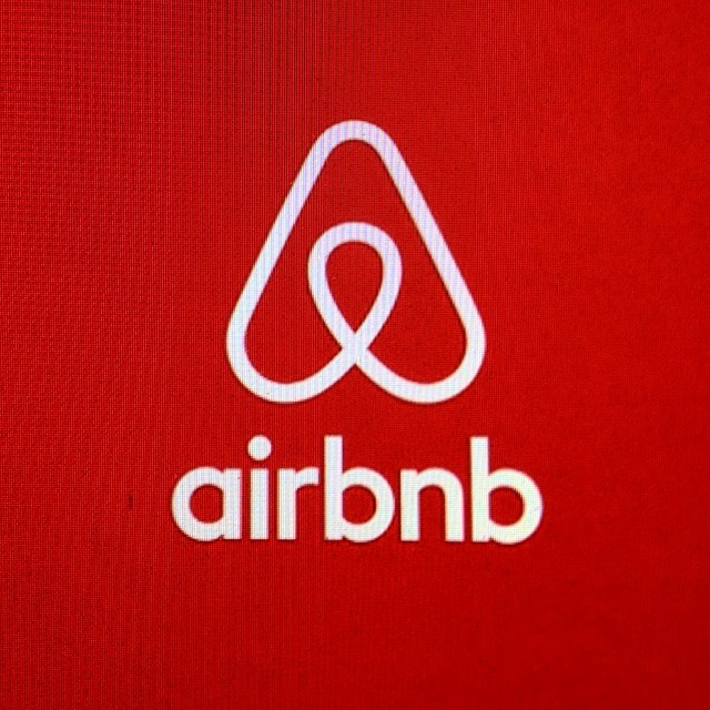 6. Rent out a⁢ room on ‌Airbnb