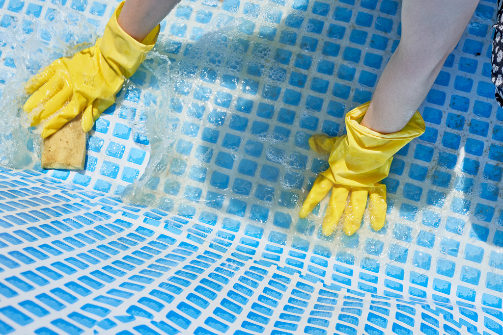 What ‌Is⁤ pool cleaning business?