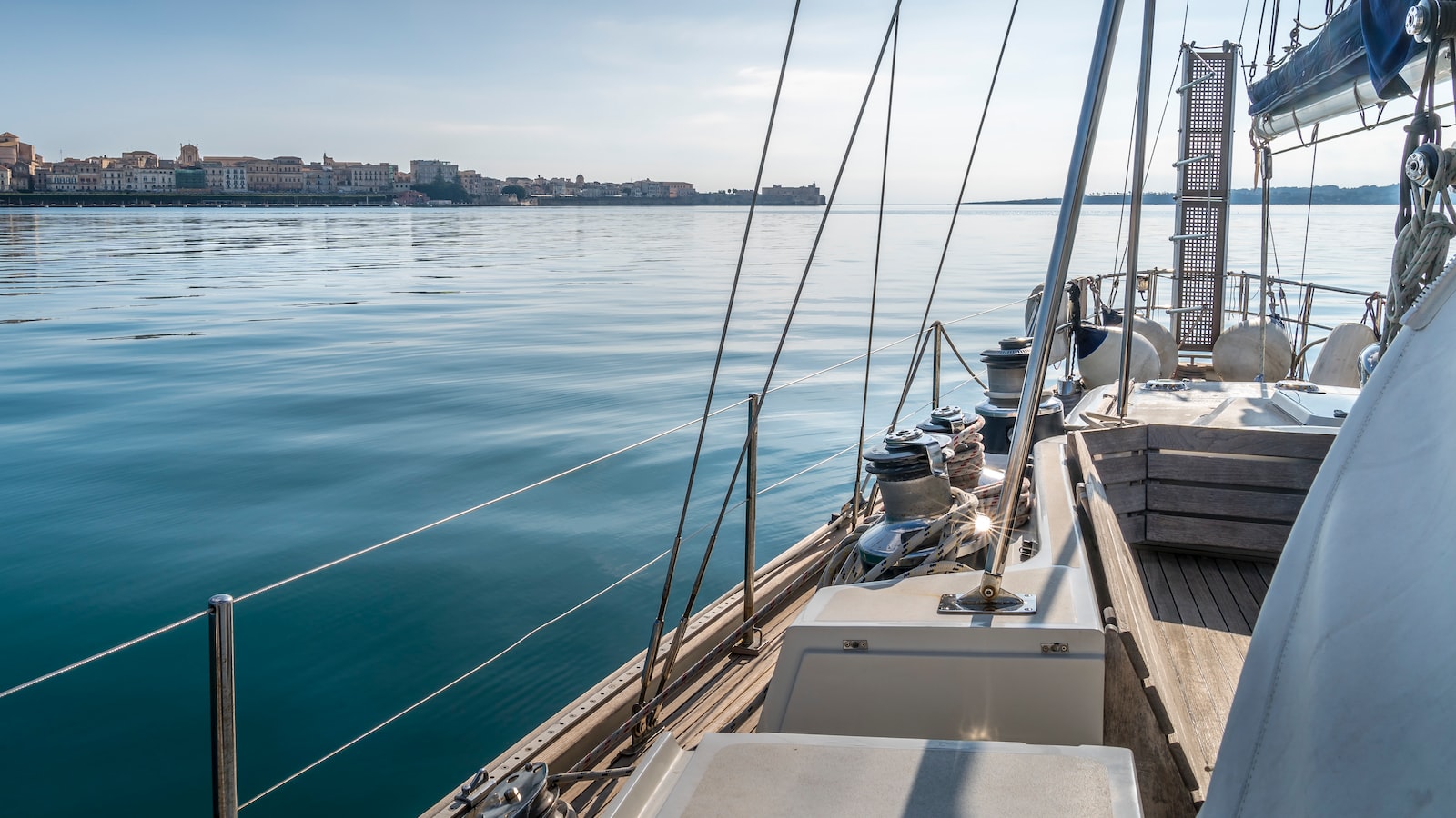 The Advantages ⁤of Yacht Rental​ Business
