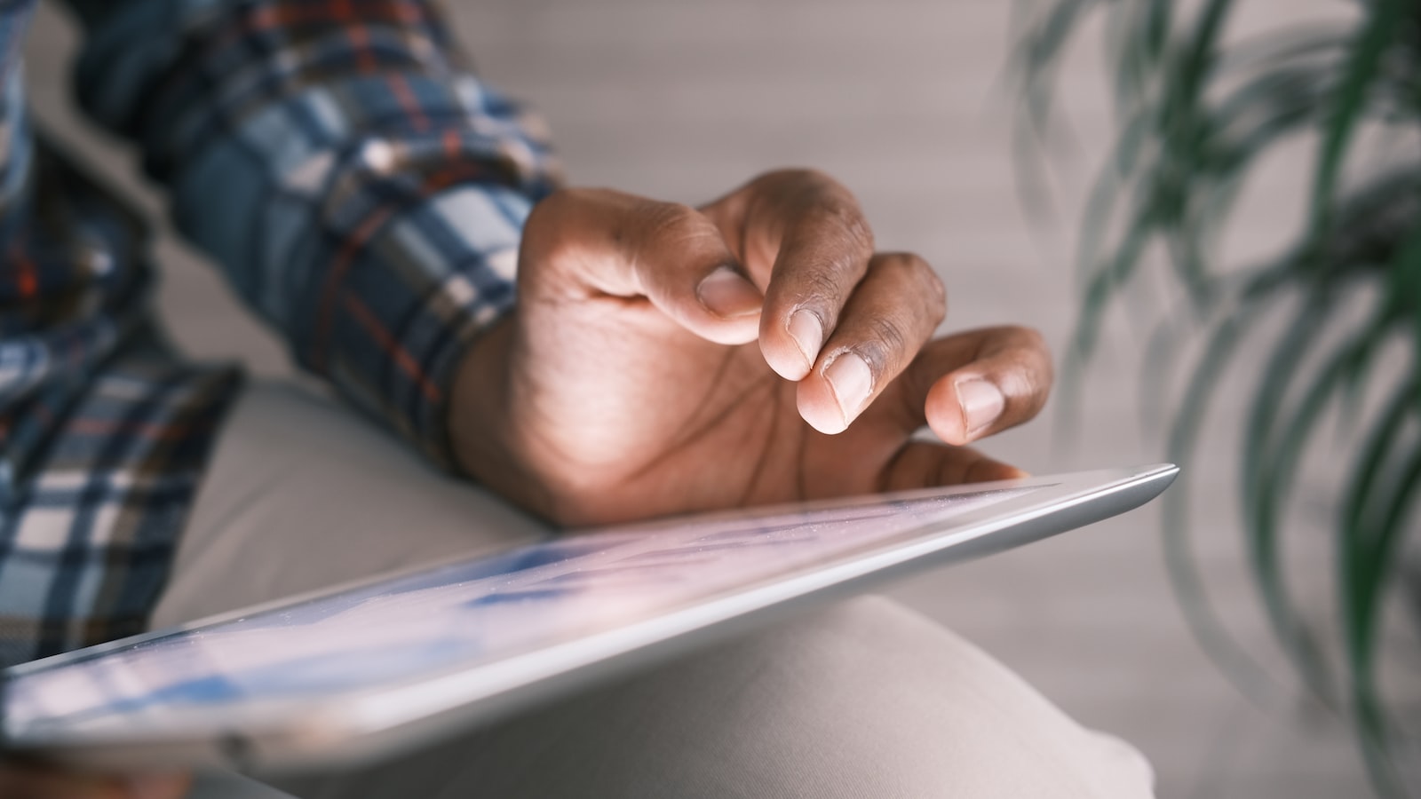 10. ⁢Continually improve based ​on ‍analytics ⁣and feedback